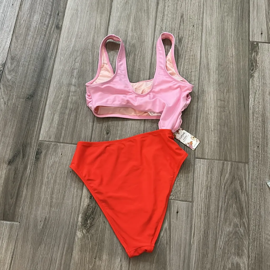 Cupshe Kittenish Floral one piece - Image 2