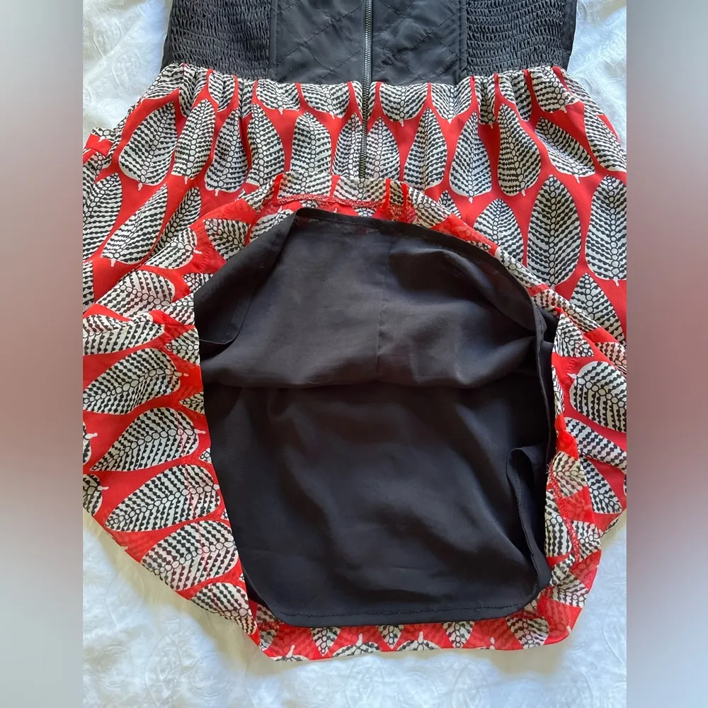 Sugarlips Elegant Black and Red Strapless Dress - Image 8