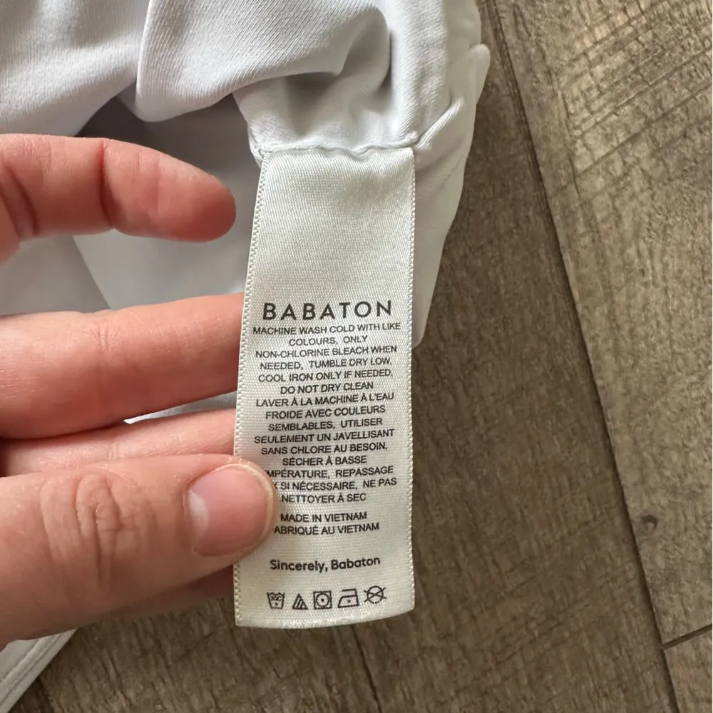 Babaton Contour Muscle Tank in White Crewneck Cropped Tank - Image 10