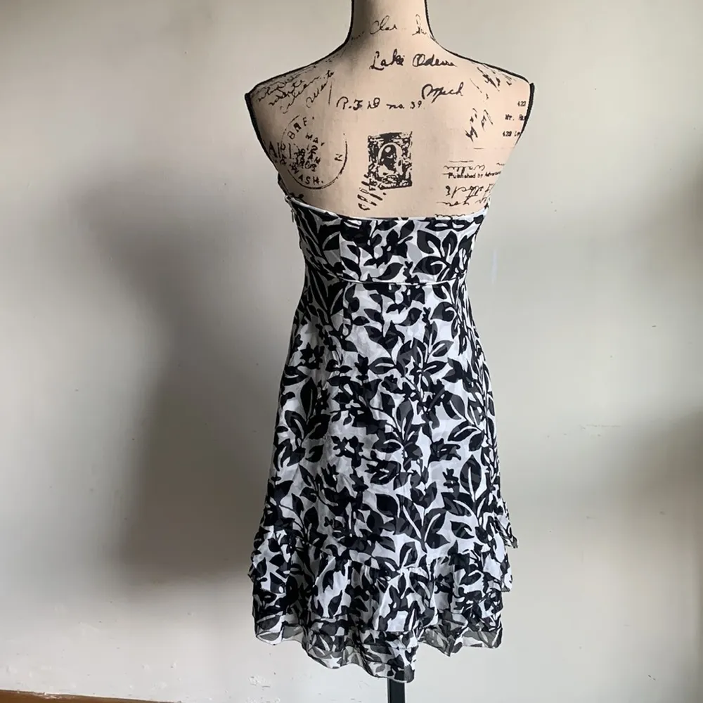 White House Black Market Strapless Silk Black White Dress Sz 2 - Image 9