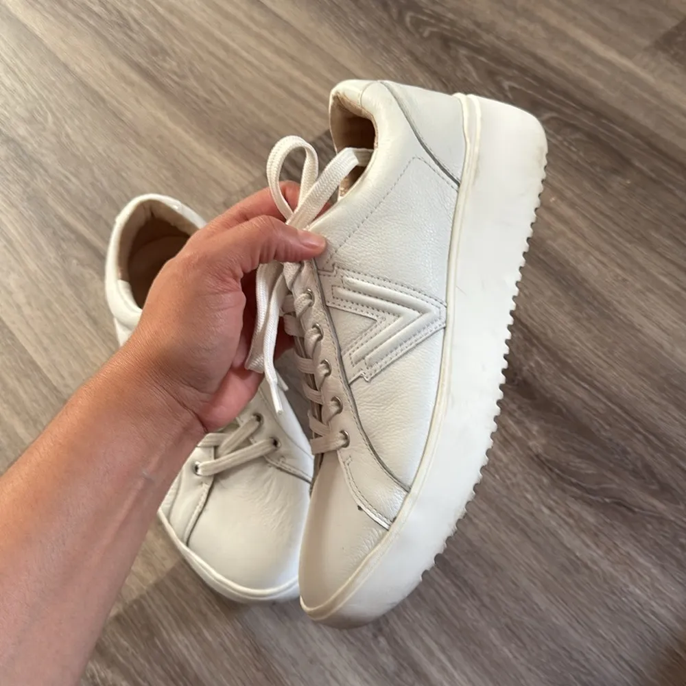 Vionic Kearny Lace Up Platform Sneaker 8.5 White Platform Leather Athletic Shoes - Image 2