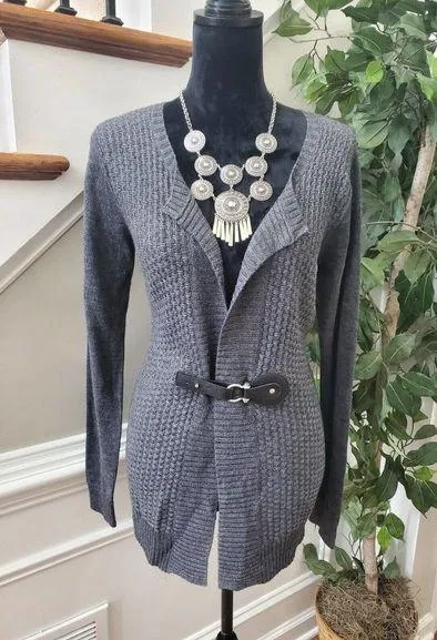 Susan Bristol Women's Gray Wool & Acrylic Long Sleeve Knit Sweater Size Medium - Image 1