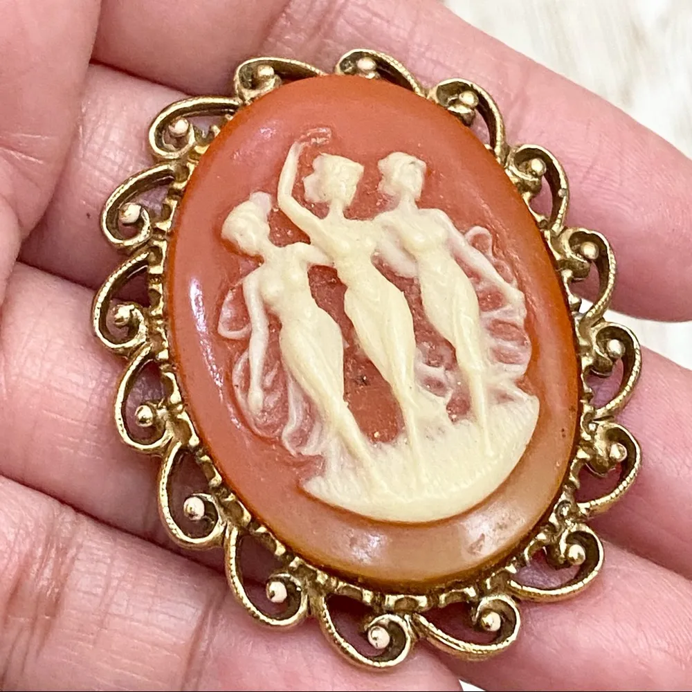Vintage Unsigned Three Ladies Victorian Cameo Brooch - Image 5