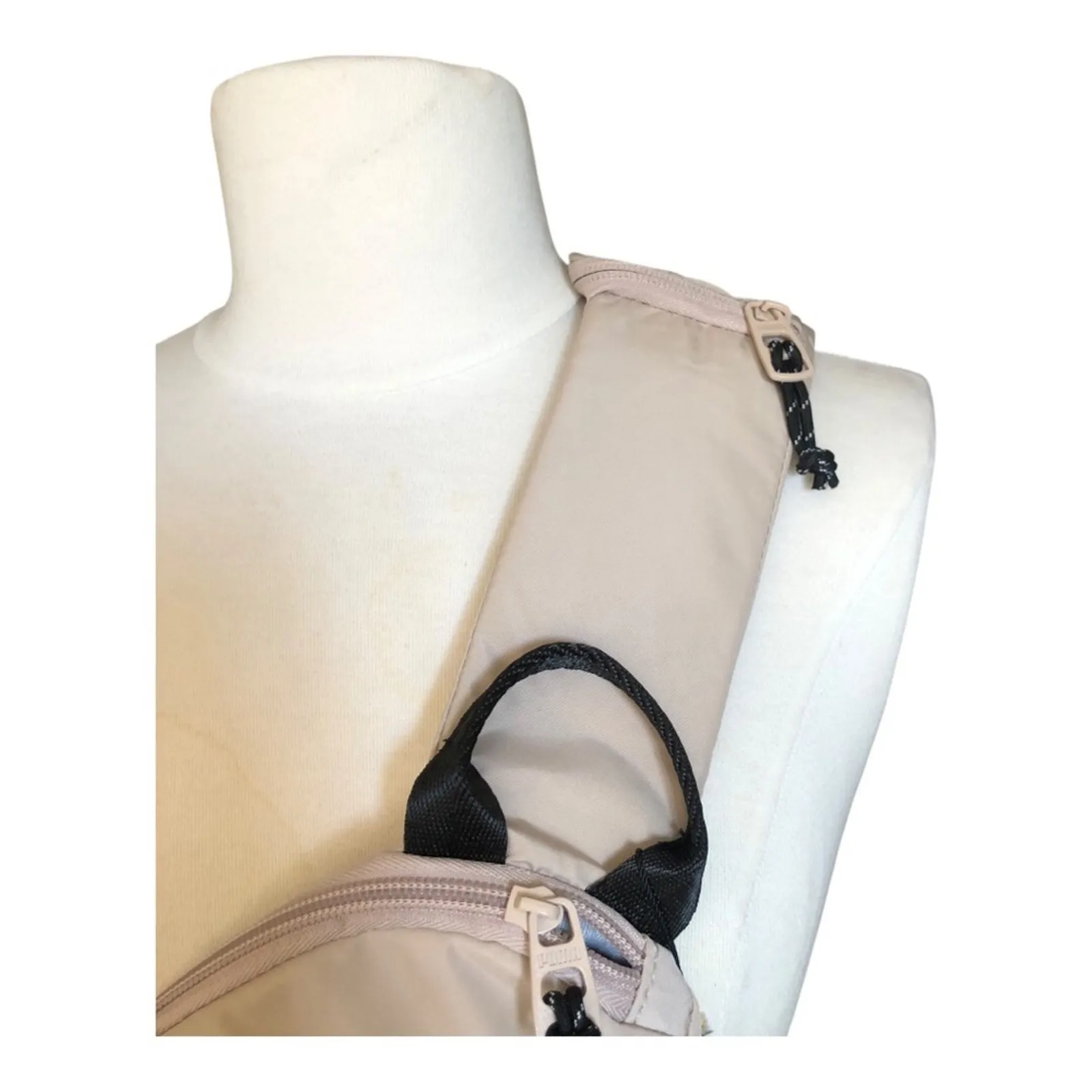 PUMA NWT Myraid Adjustable Multi Compartments Sling Bag Crossbody Fanny Pack - Image 4