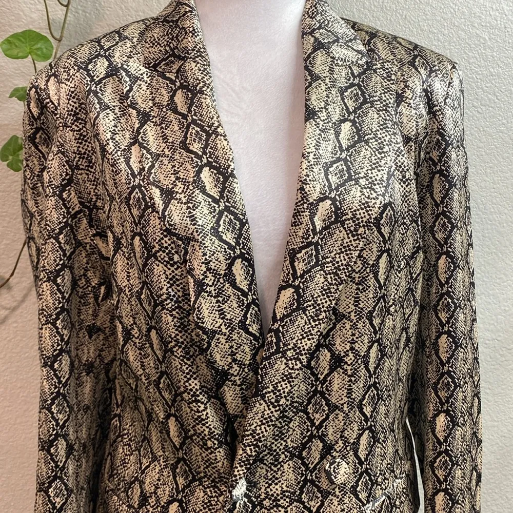 Zara Women Snakeskin Print Women's Blazer, Long Sleeve, Women Size Small‎ - Image 4