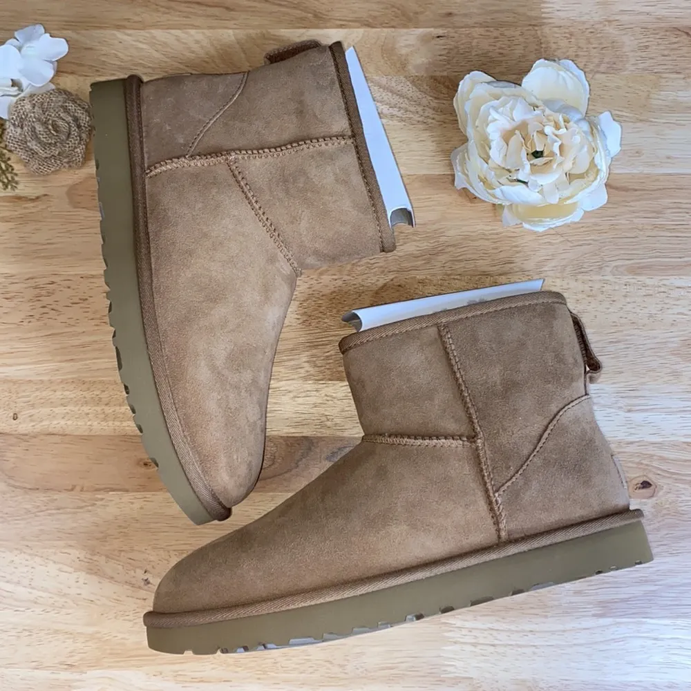 UGG Chestnut Mini Boot, 9M - Image 7