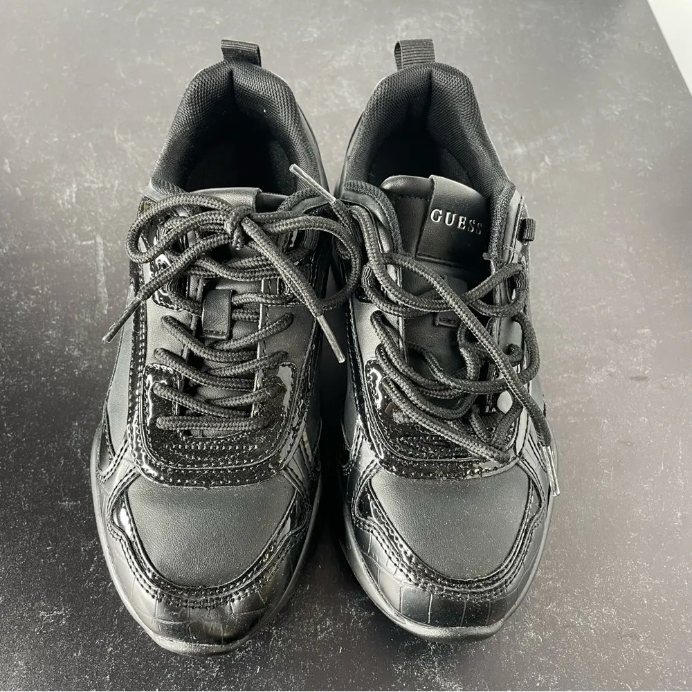 Guess Women's Fever Sneakers Black Sz 5.5 - Image 3