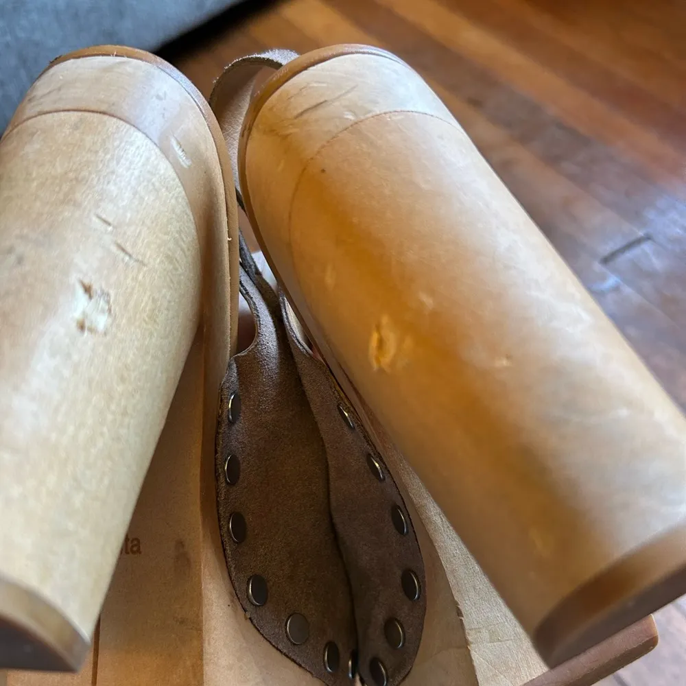 Tan Suede Mules with Chunky Heel Size 7.5 - Image 7