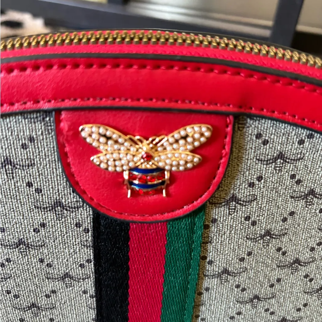 Bee Gray and Red Crossbody Bag with Bold Design - Image 6