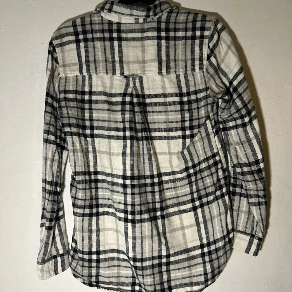 American Eagle Black and White Flannel Shirt Size S - Image 2