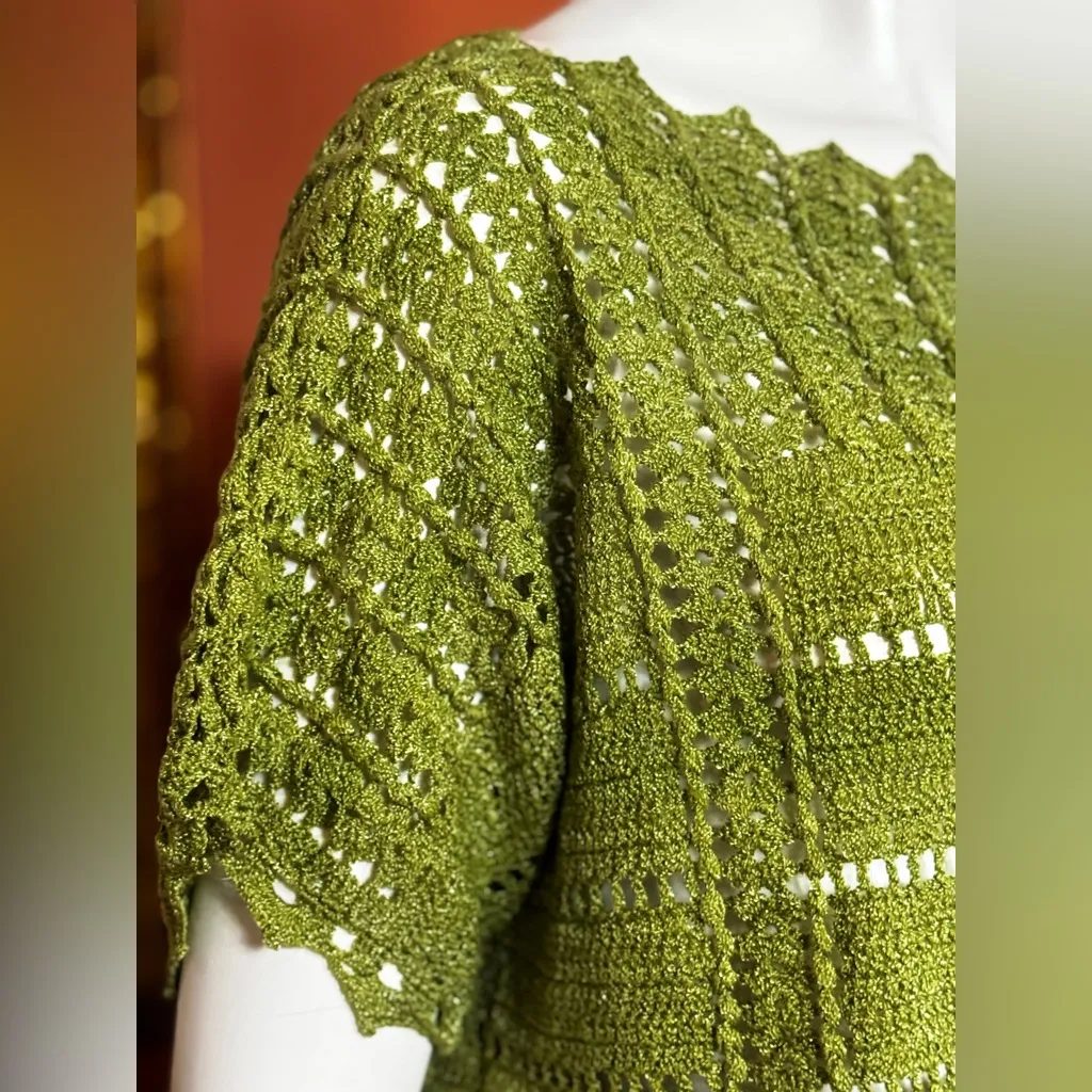 Unbranded Boho Green Crochet Knit Top Size M - Image 9