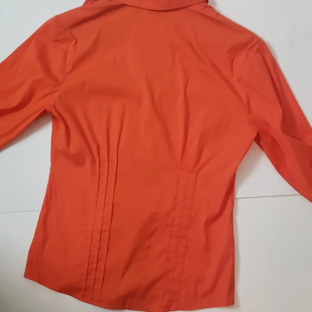 Ann Taylor fitted orange button down shirt NWOT - Image 5