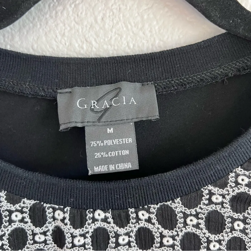 Gracia Women’s Short Sleeve Blouse Black Medium - Image 9