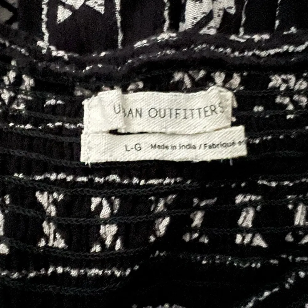 Urban Outfitters Strapless Smocked Top Jumpsuit Size Large Bohemian Casual - Image 4