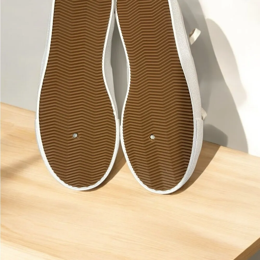 LUCKY BRAND- DYLLIS SNEAKER SAMPLE SIZE 5.5 - Image 2