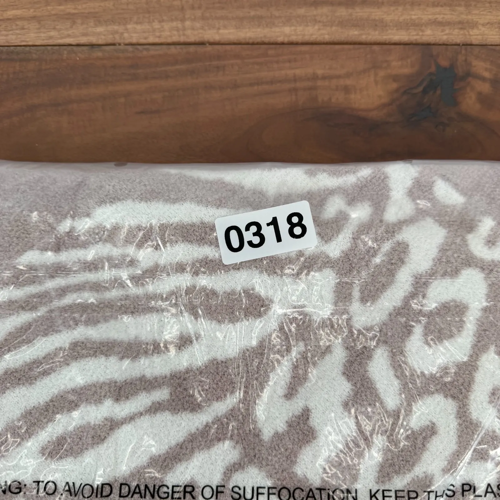 Barefoot Dreams CozyChic‎ Lite Ocean Breeze Poncho Womens OS Rose Animal - Image 9