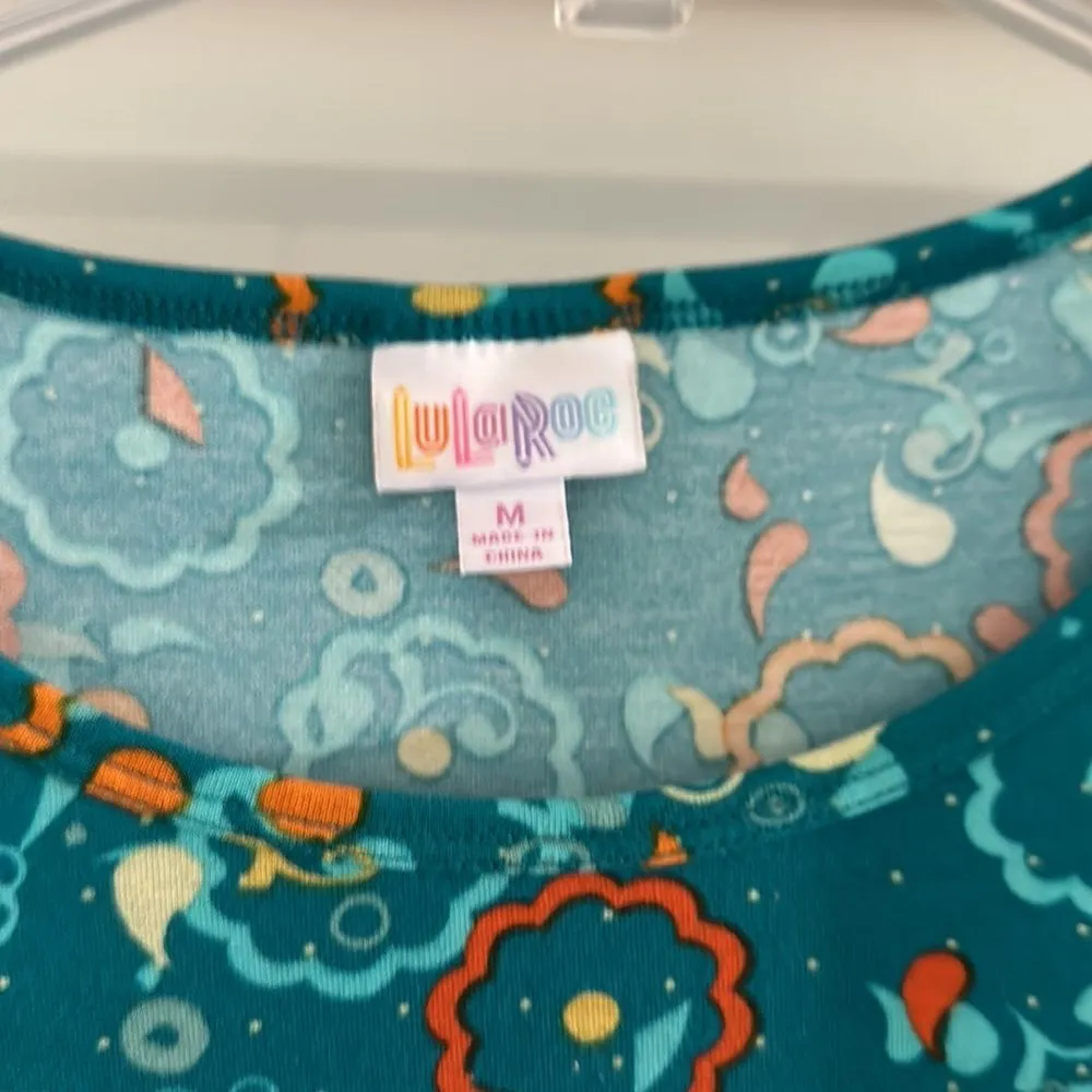 LuLaRoe Hi-Low Top. Green Floral Short Sleeve Multicolor Tunic (344) - Image 2