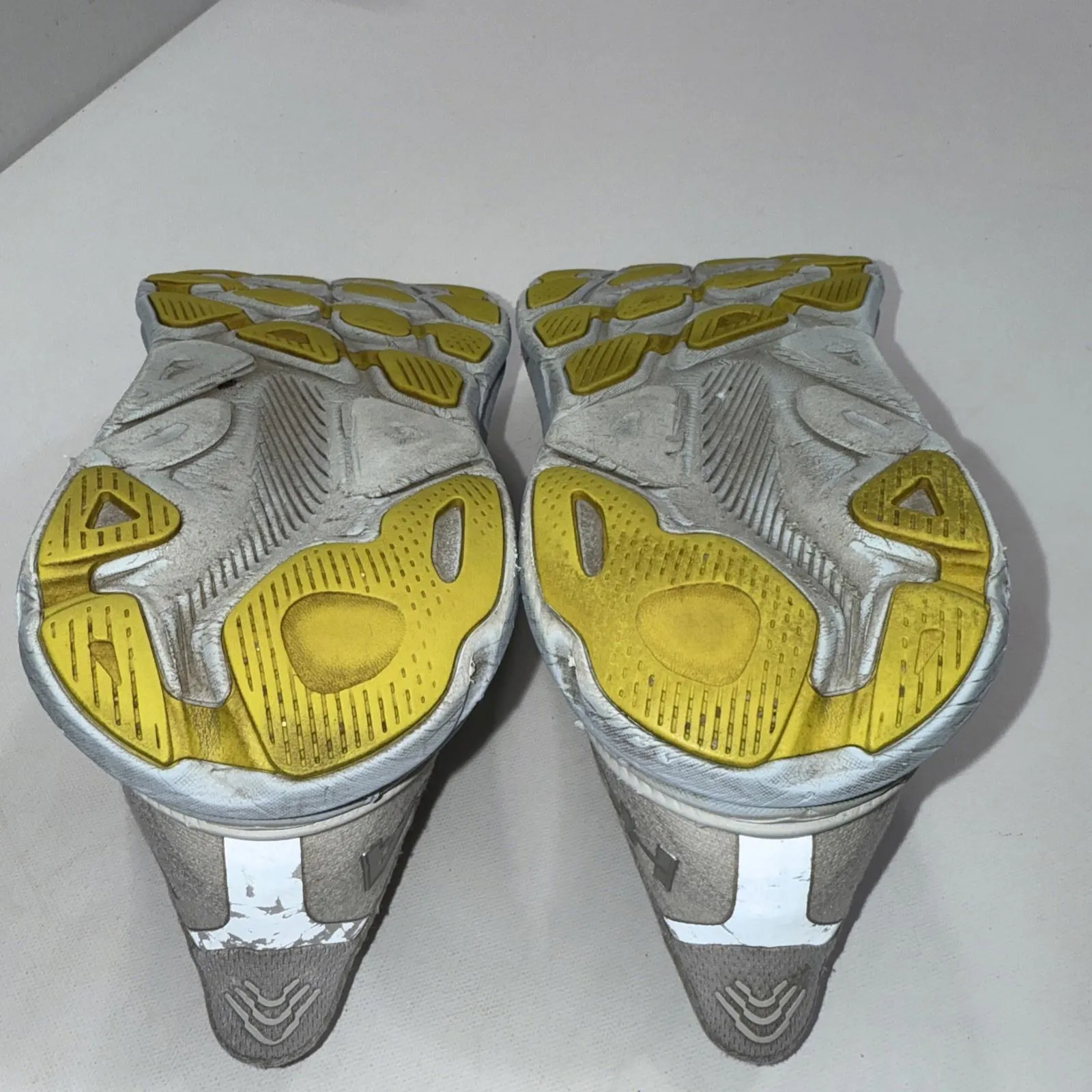 Hoka Clifton 9 Women’s Athletic Gym Training Running Athleisure Gym Shoes Sze 8B - Image 4