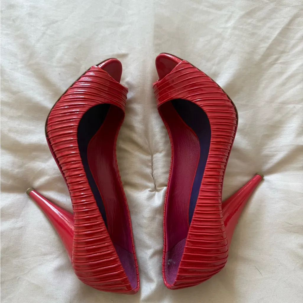 Miu Miu  | Red/Pink Patent Leather peep toe heels - Image 5