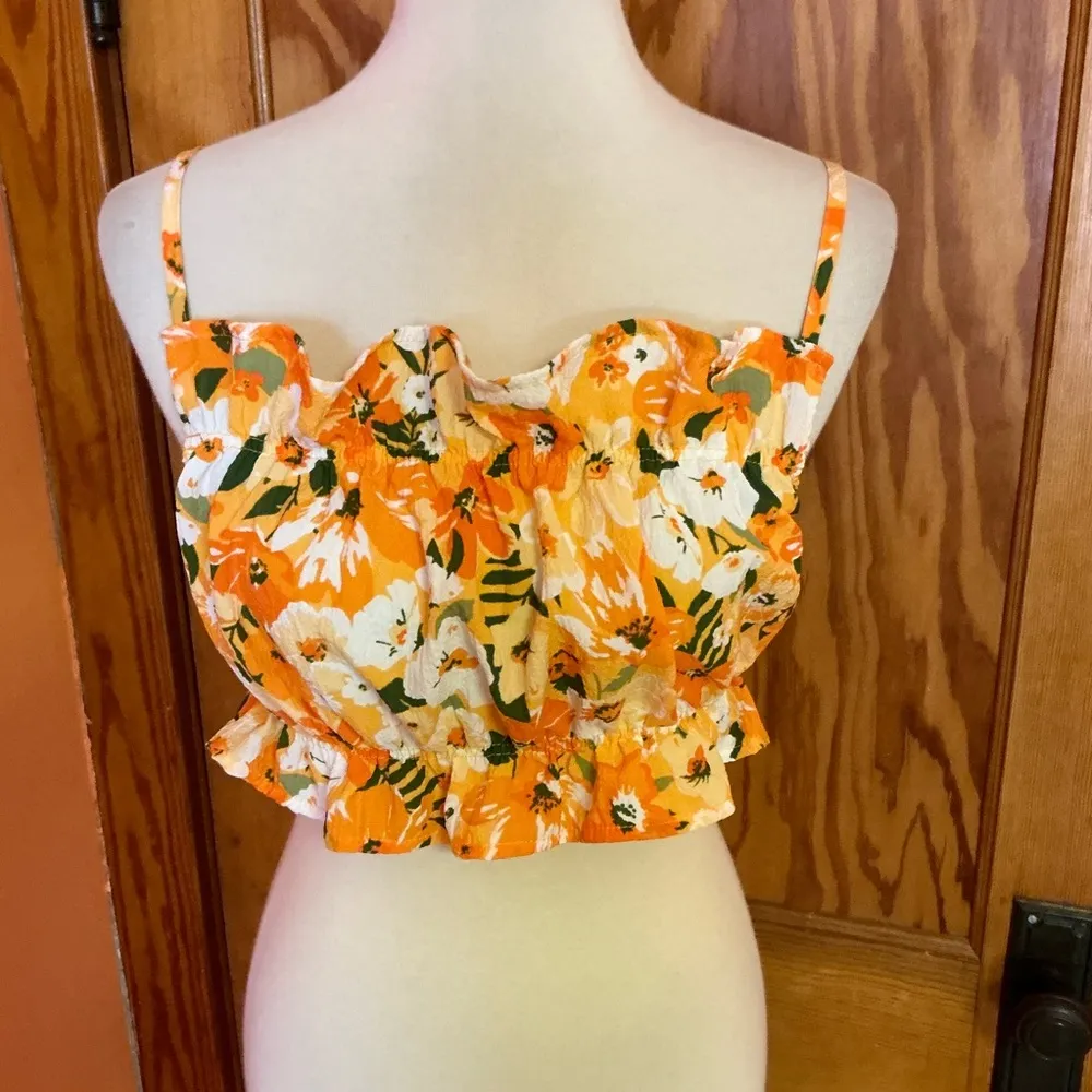 Divided bright floral crop top - Image 3