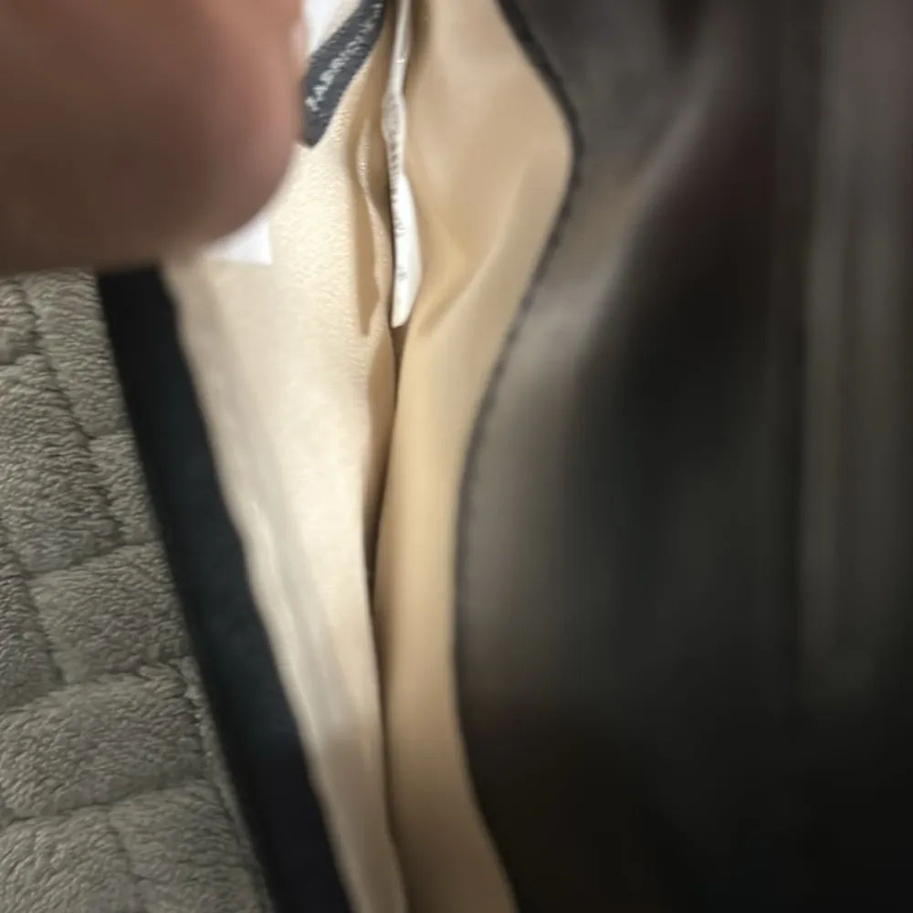 MARC JACOBS Beige and Black Seams
Genuine  Leather Wallet Purse - Image 4