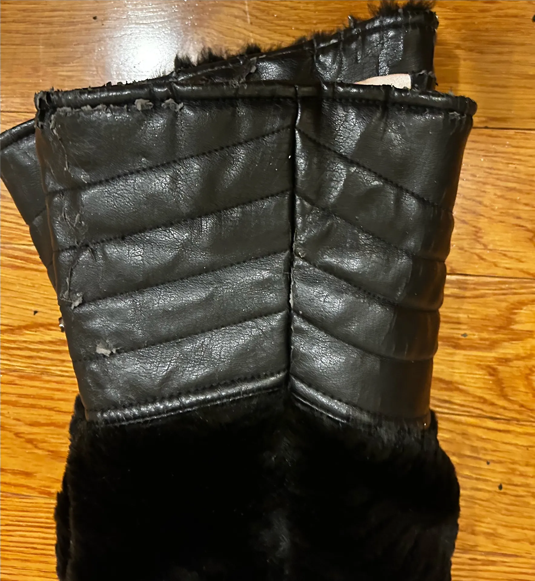 GUESS Black edge Faux Fur & Faux Leather Moto Vest size M - Image 16