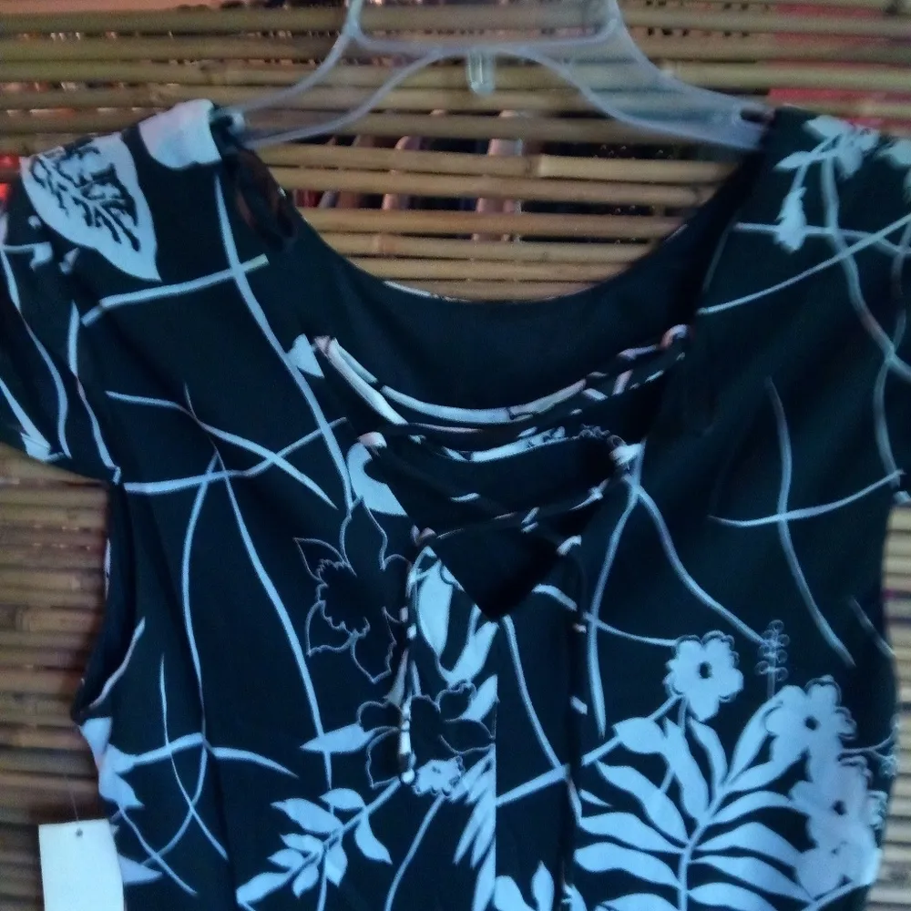 Connected 14P Black White Capped Sleeve Aloha Dress Petite - Image 4