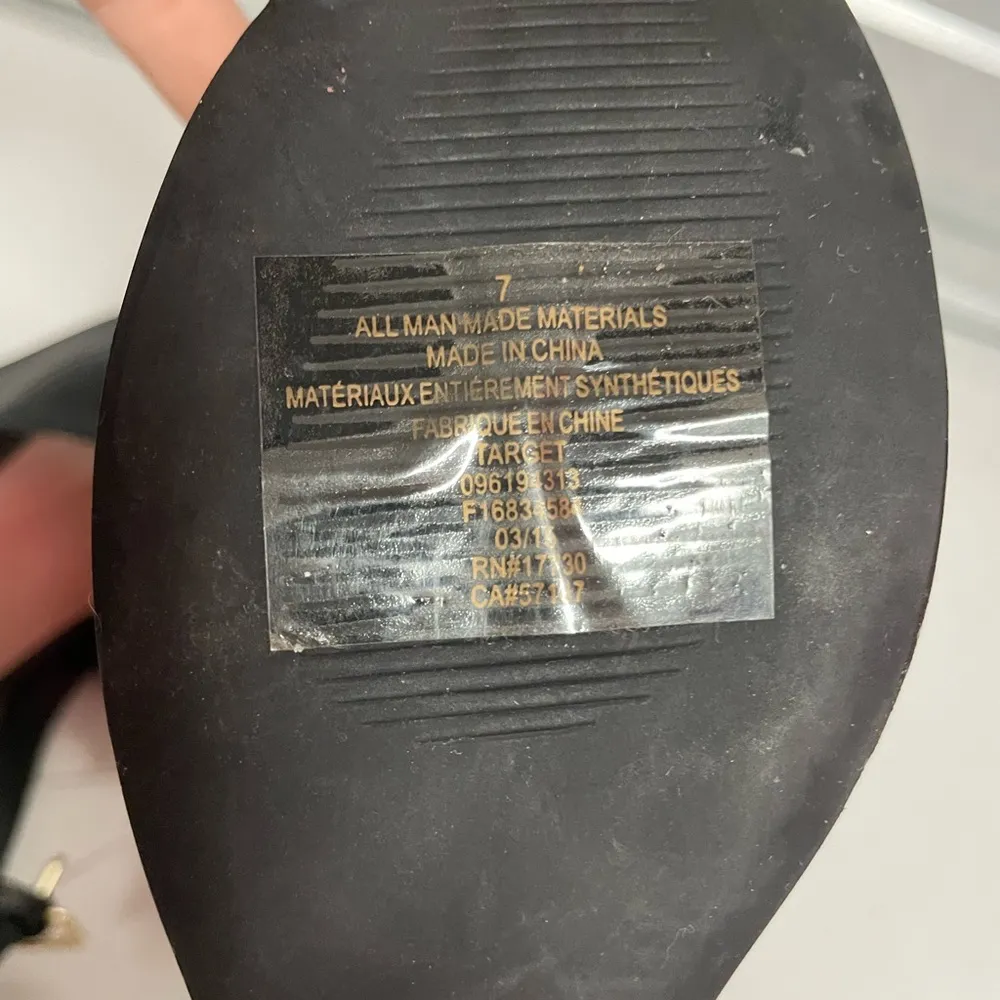 Betseyville by Betsey Johnson Leopard Bow Gold Heart Black Heels - Image 5