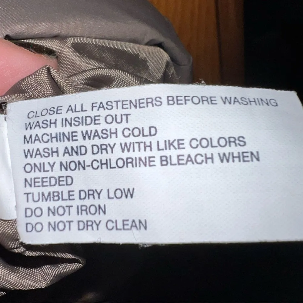 Gap full zip grey puffer vest size medium - Image 7