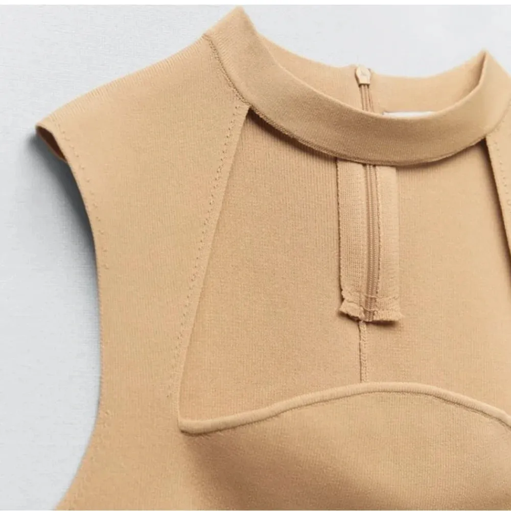 Gorgeous NWT ZARA KNIT Chocker Top - Image 3