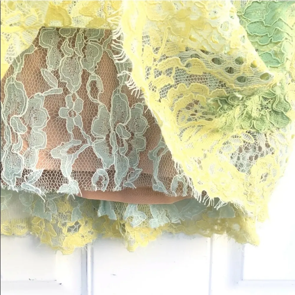 NEW With Tag!  Wedding Guest Green/Yellow Floral Lace Dress Size 0 - Image 5