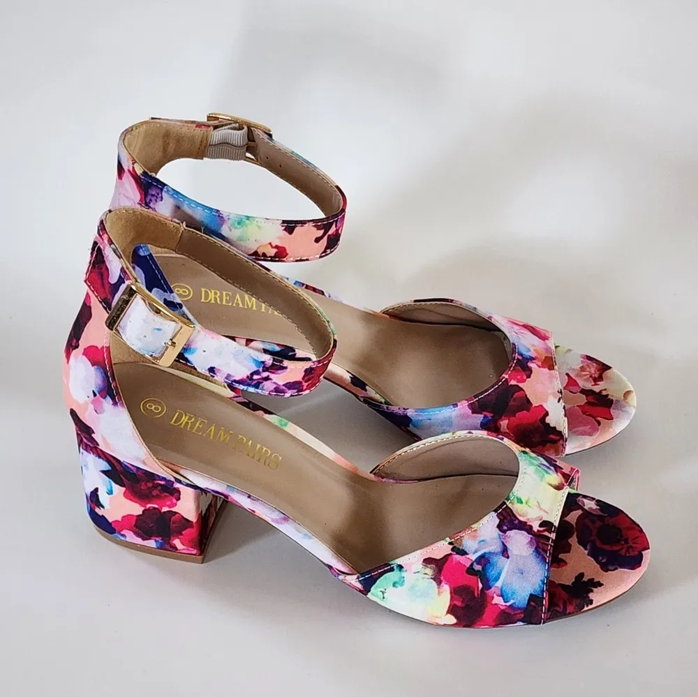 Dream PairsChunkle Pink Floral Low Heel Ankle Strap Chunky Sandals Size 8 - Image 3