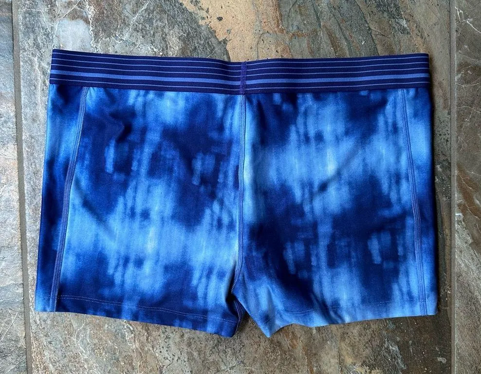 Under Armour Compression Shorts Women’s Sixe XL Blue Tie Dye HeatGear - Image 4