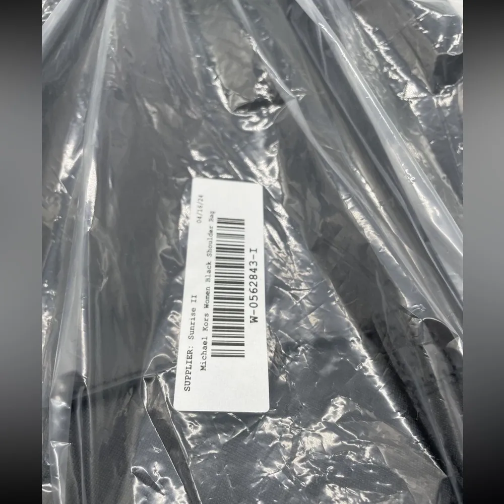 Michael Kors Jet Set Black Shoulder Bag - Image 4