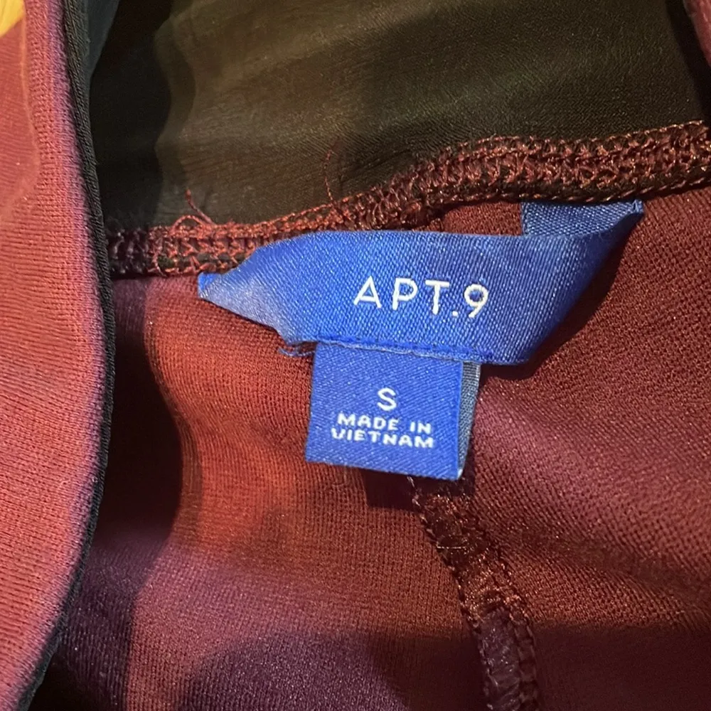 Apt 9 dress leggings burgundy color adult small excellent condition - Image 2