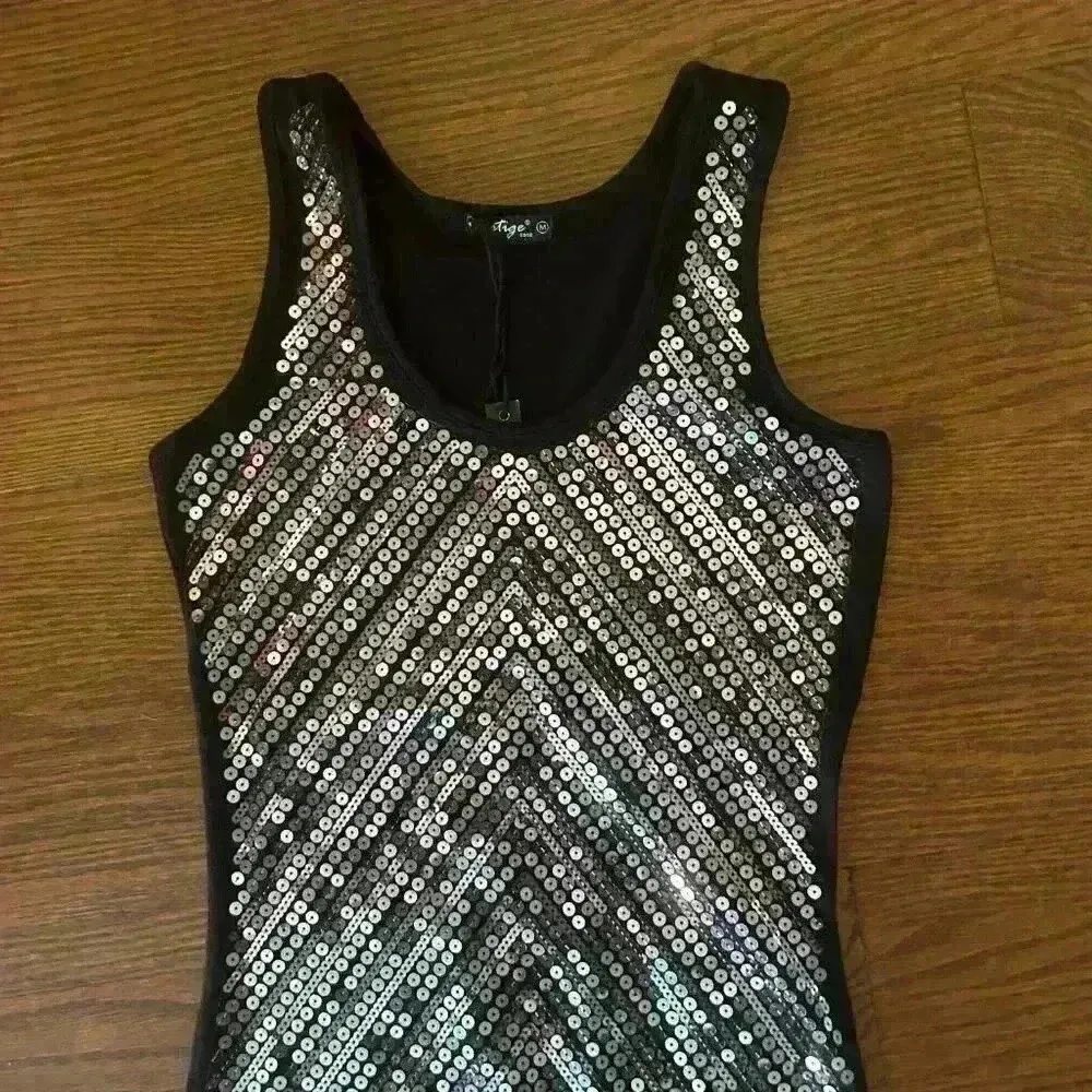 New with Tags Sequin Bodycon Mini Tube Dress Size Medium Party Date Night Disco Silver - Image 4