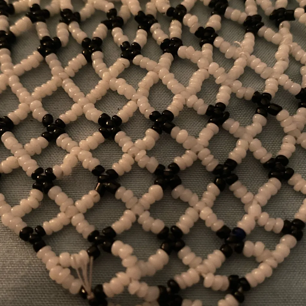 22” Collar Bib Necklace Black & White Tiny Beads V Shape X Pattern Boho - Image 2