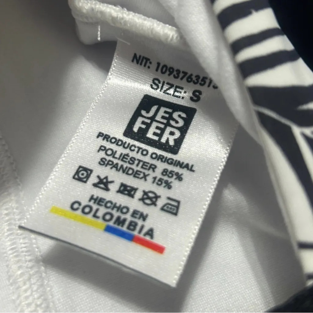 JESFER Leaf Print Activewear Set Crop Jacket & Leggings Size S NWT(A238) Black - Image 4