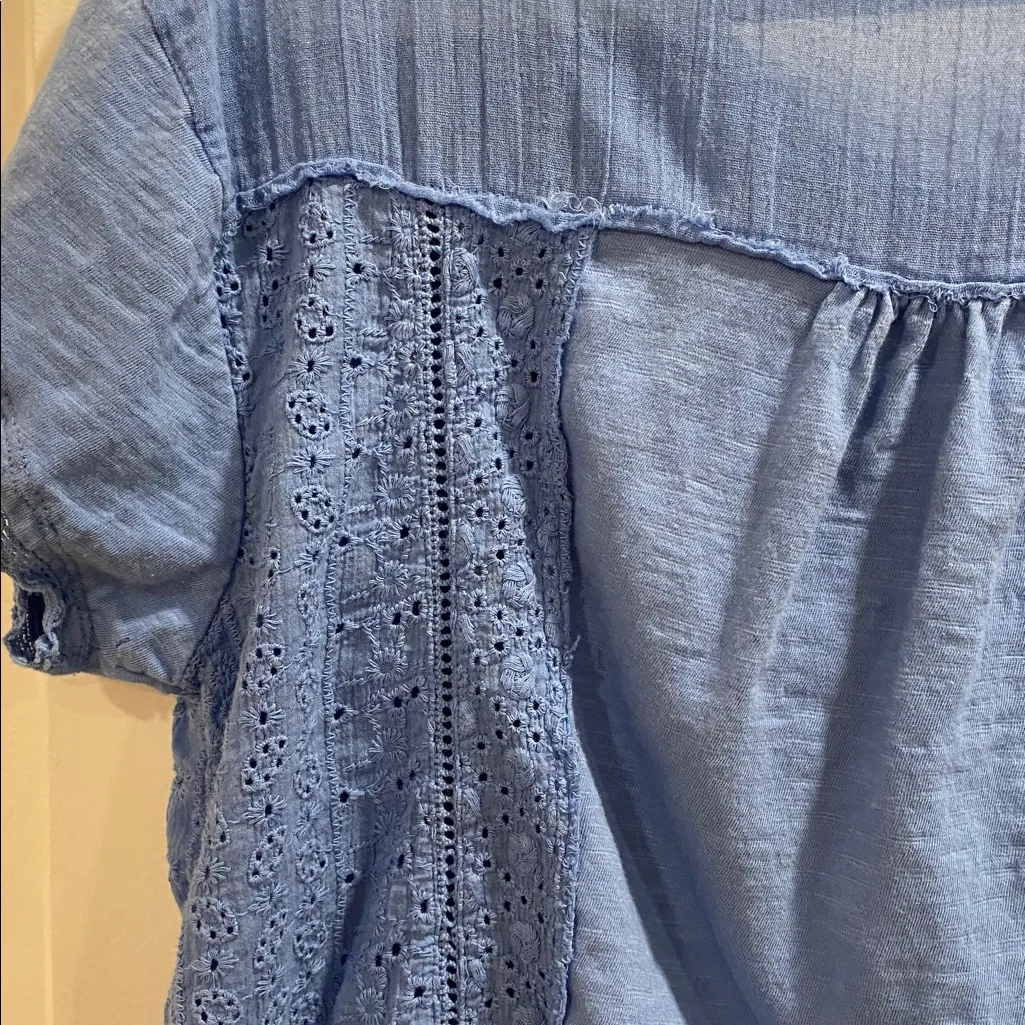 Sundance Eyelet Tee Shirt size Small Blue - Image 2