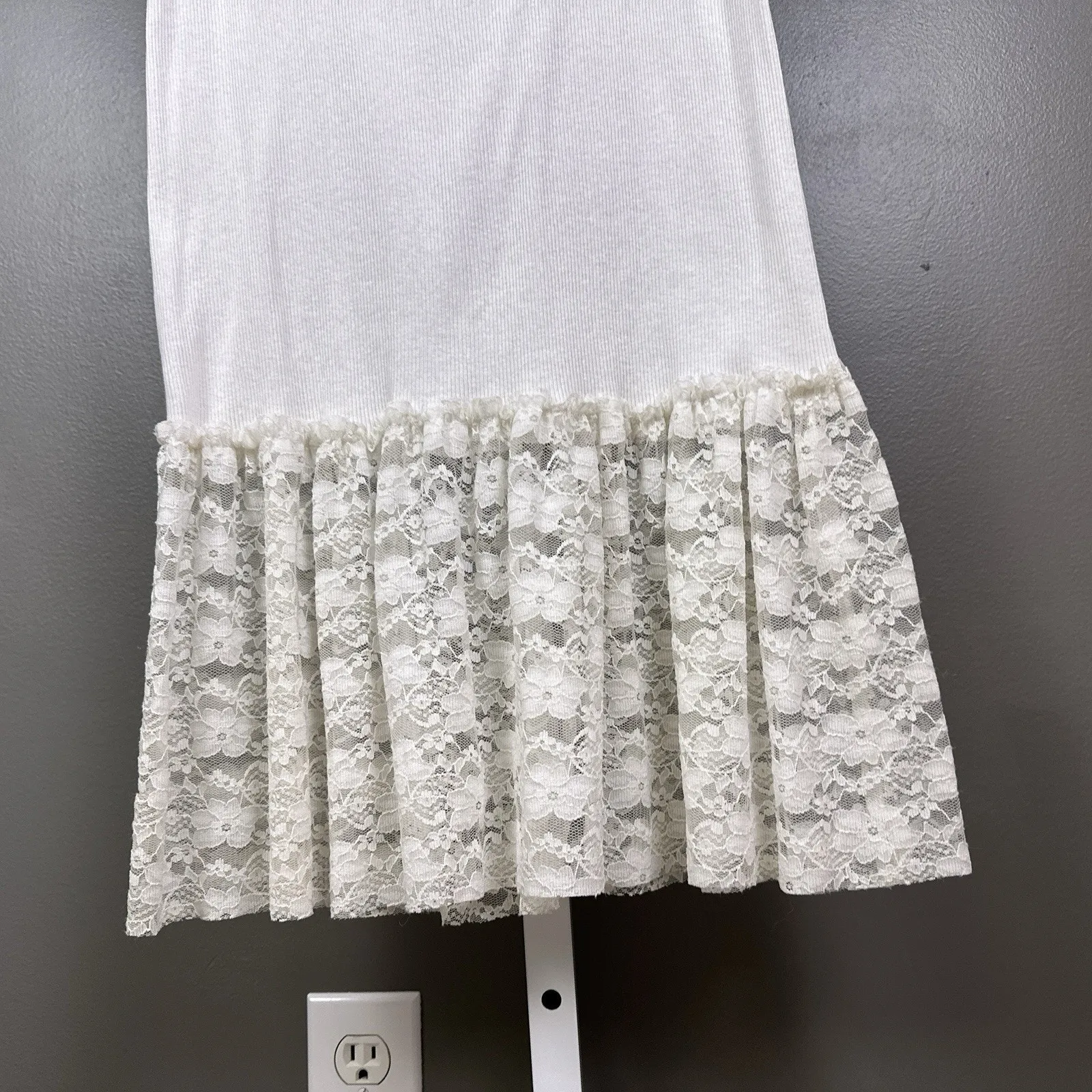 Farmhouse Frocks Tank Dress Size XL Wns White Lace Ruffle Hem Ribbed Scoop - Image 2