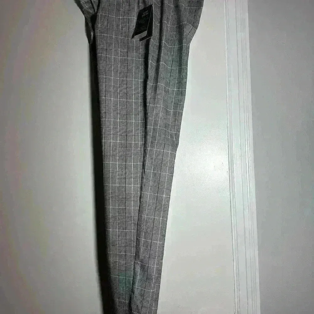 NWT Black And White Plaid Cropped Cigarette 
Stretch Pull On Dress Pant. Sz: M. - Image 6