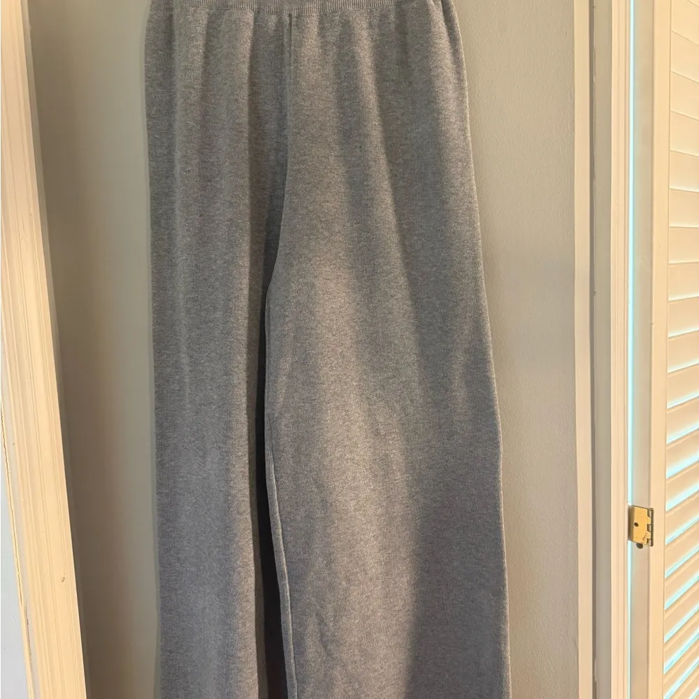 Gray Cropped Sweater and Pant Set Medium - Image 4