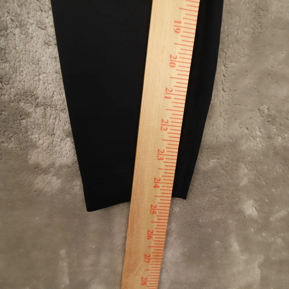 OUTDOOR VOICES Smooth 7/8 Leggings Black with Desert Rose Spellout Size Medium - Image 7