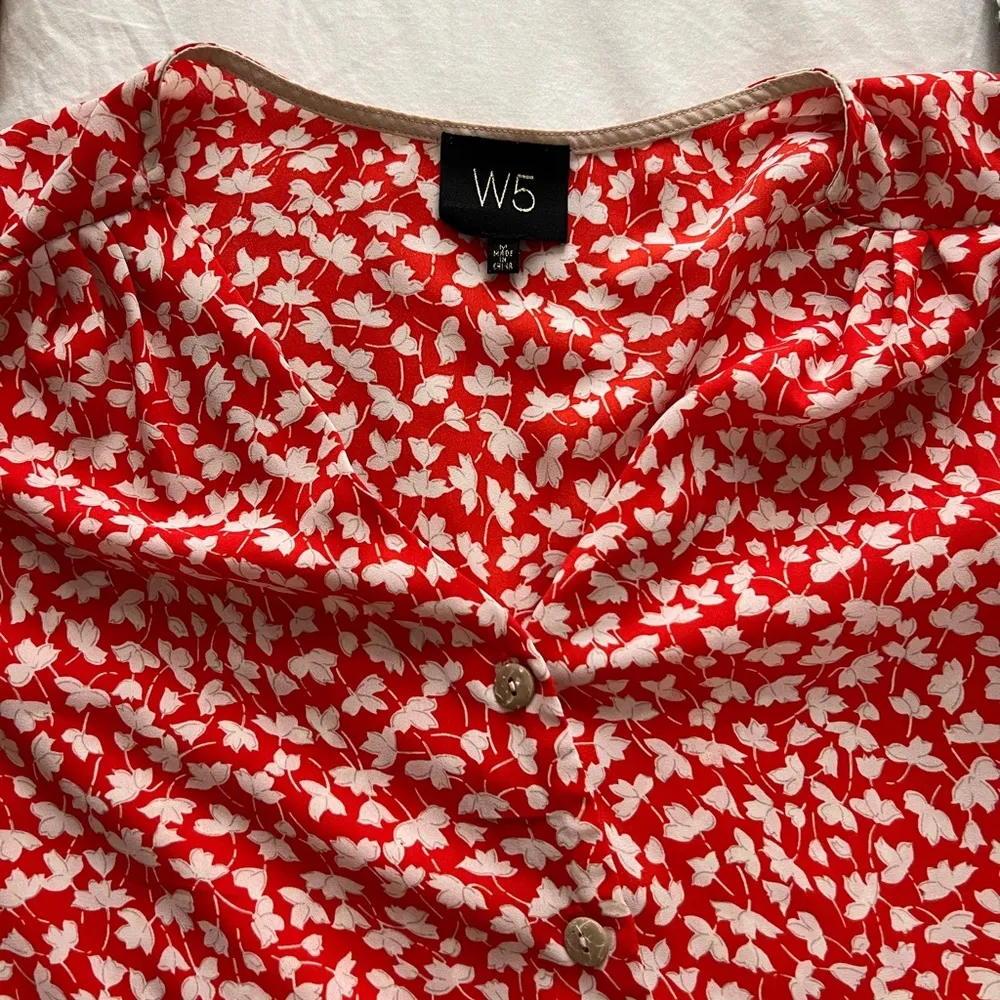 Red Floral Printed V-Neck Buttondown Blouse - Image 2