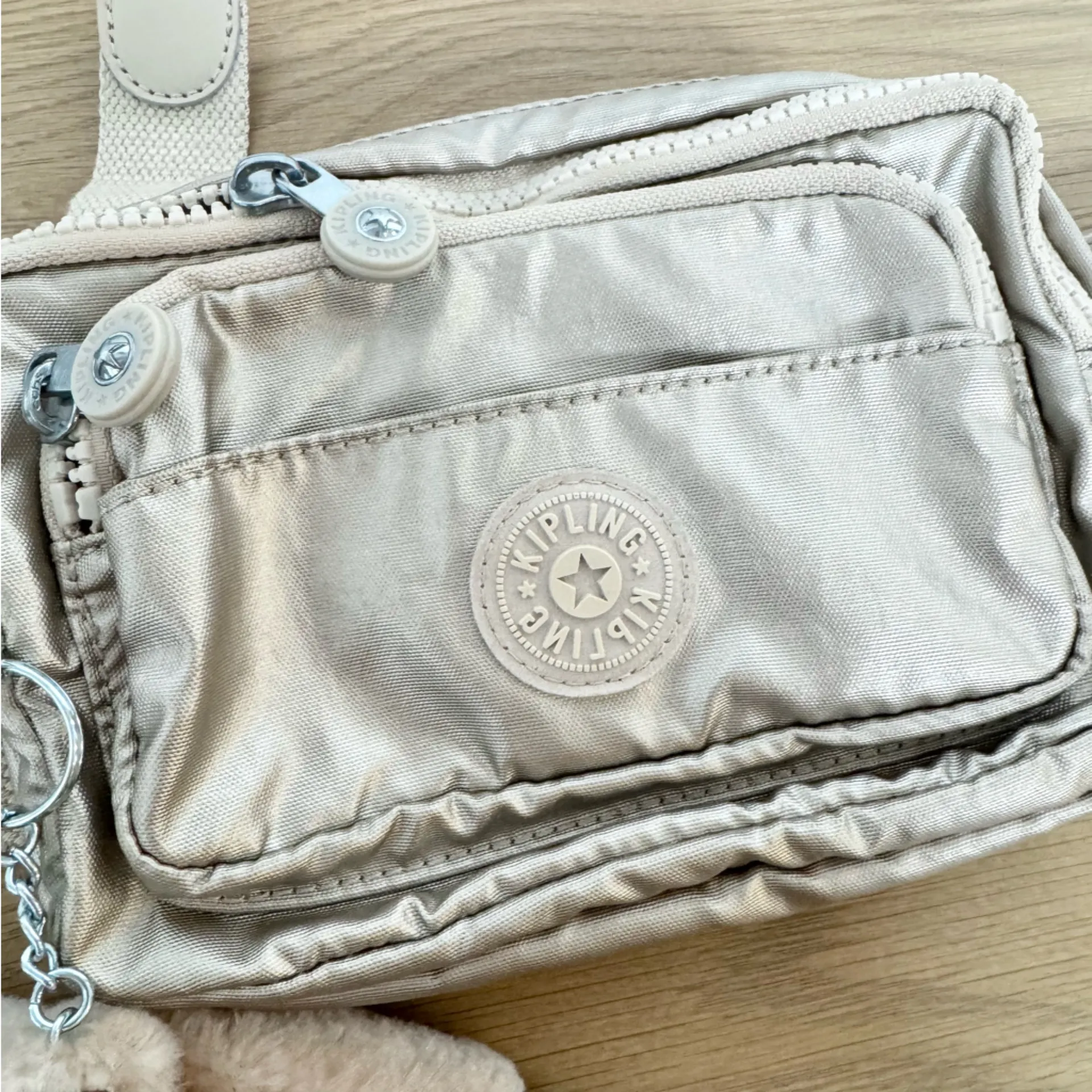 Kipling Women's Merryl 2-in-1 Convertible Waistpack Convertible Crossbody Bag - Image 3