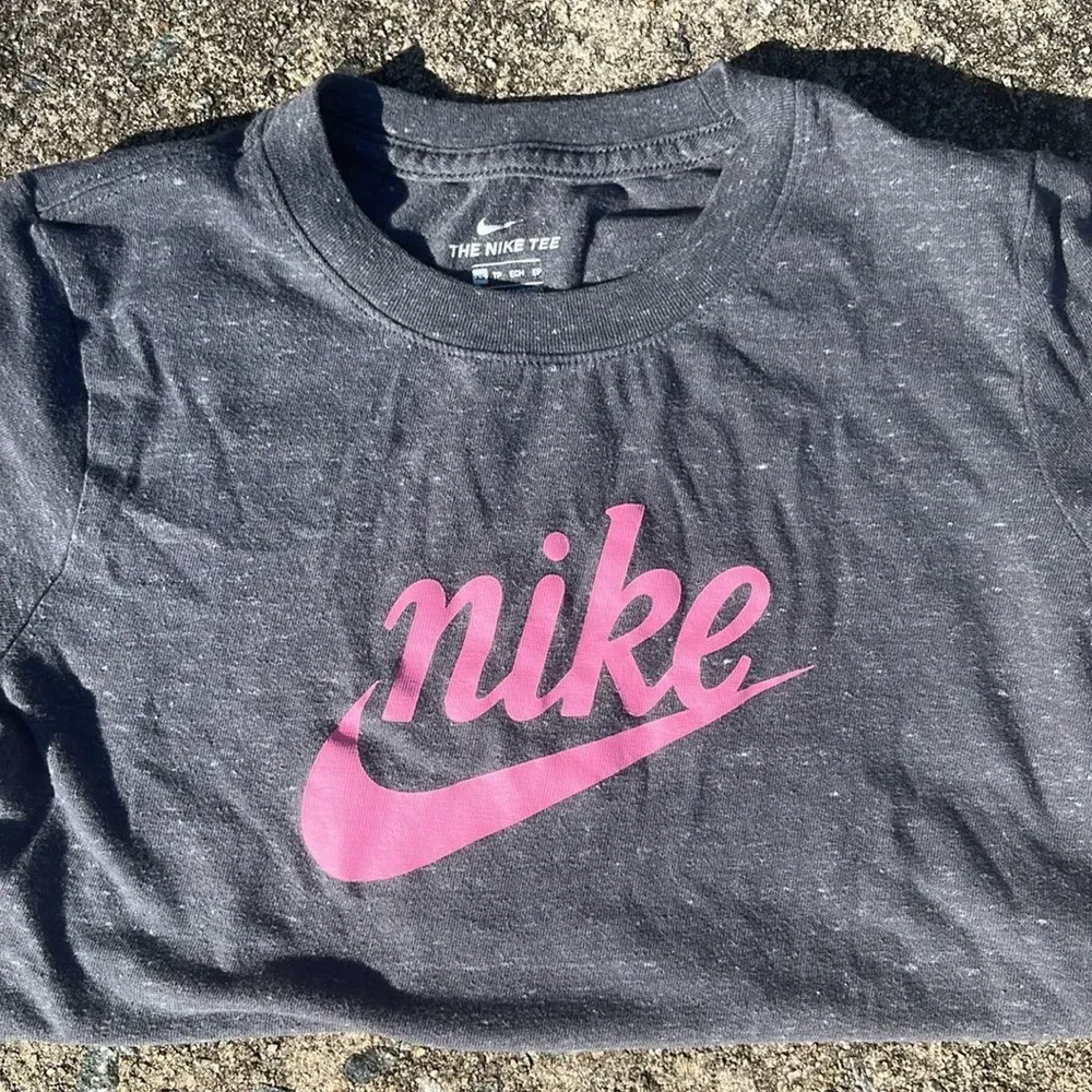 Vintage Nike tee - Image 2