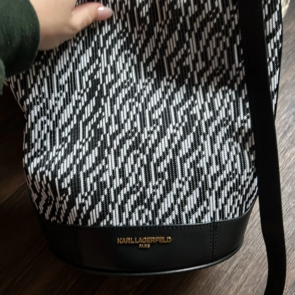 Karl Lagerfeld Paris Ciel Bucket Bag - Image 2