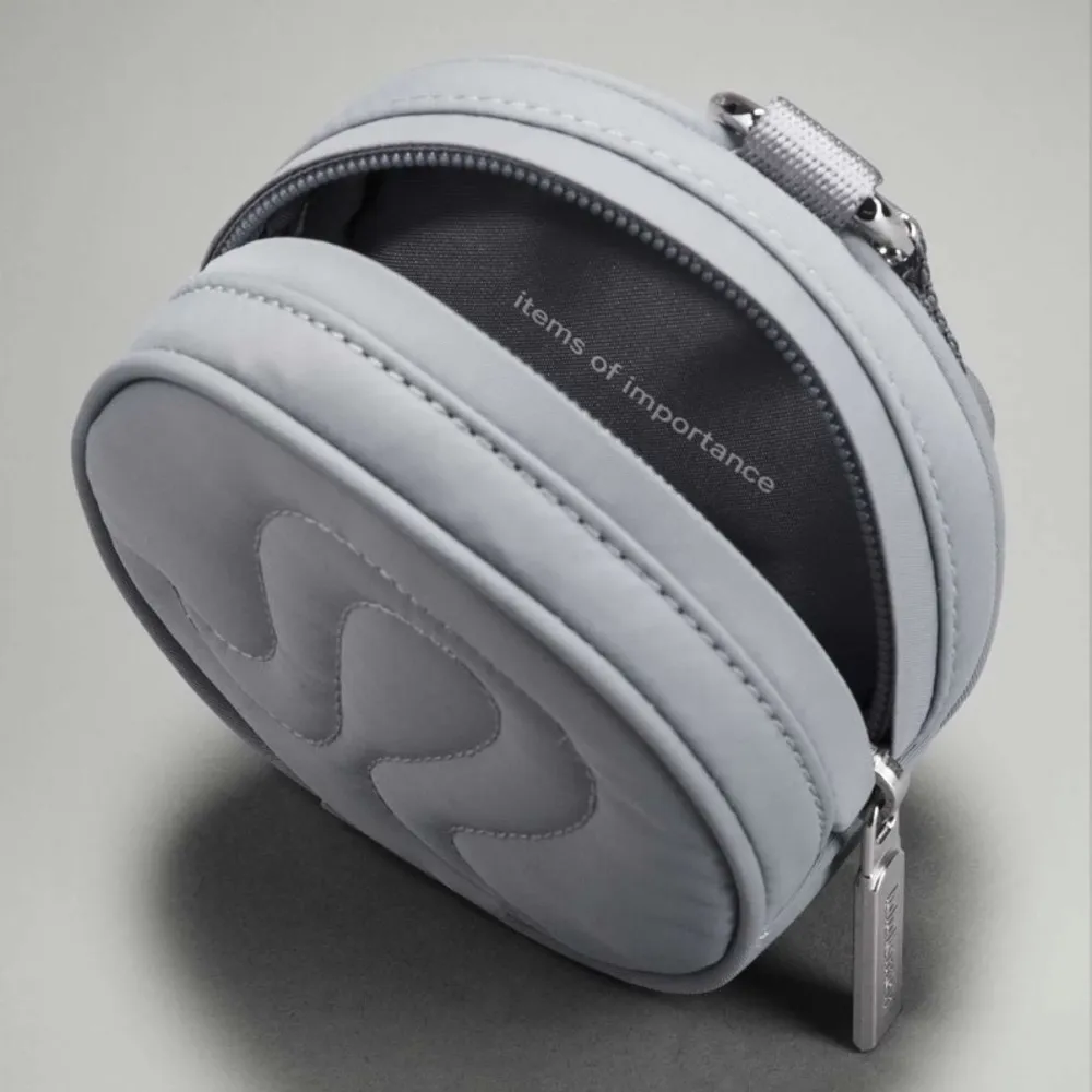 Lululemon  Logo Coin Pouch - Image 3