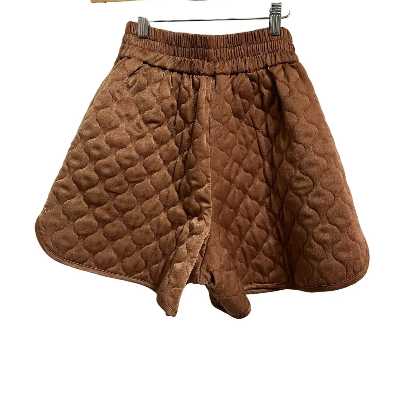Pink Dolphin women's brown quilted shorts size‎ Medium - Image 6