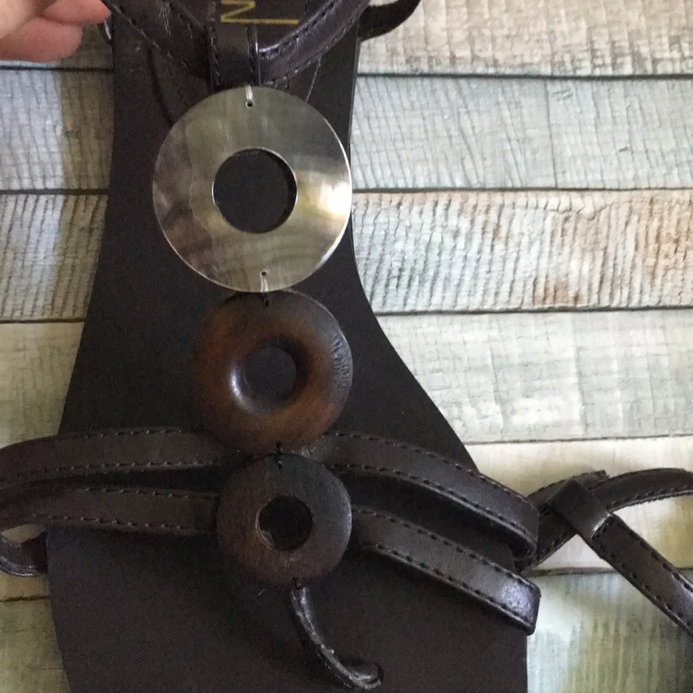 Kenneth Cole Circles Brown Sandals - Image 6